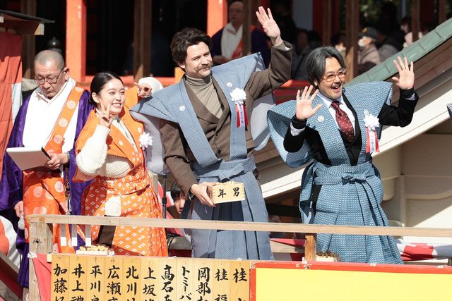 「ばけばけ」高石あかりら成田山不動尊「節分祭」で豆まき！（2枚目）