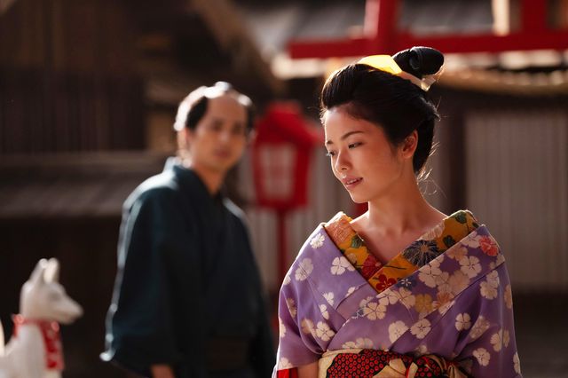 色っぽい花の井（小芝風花）…「べらぼう～蔦重栄華乃夢噺～」第7回「好機到来『籬の花』」：フォトギャラリー