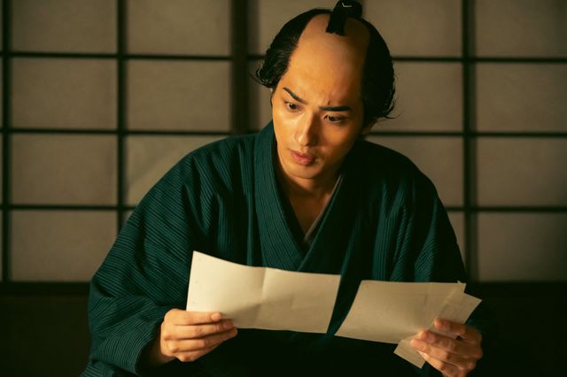 色っぽい花の井（小芝風花）…「べらぼう～蔦重栄華乃夢噺～」第7回「好機到来『籬の花』」（3枚目）