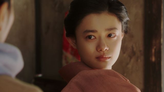 見舞いを届けに香里が現れる…「おちょやん」第98回（2枚目）