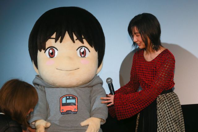 上白石萌歌＆黒木華、主人公くんちゃんと登場！『未来のミライ』大ヒット御礼舞台あいさつ（2枚目）