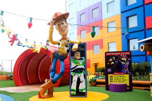 カラフル！「東京ディズニーリゾート・トイ・ストーリーホテル」の様子：フォトギャラリー