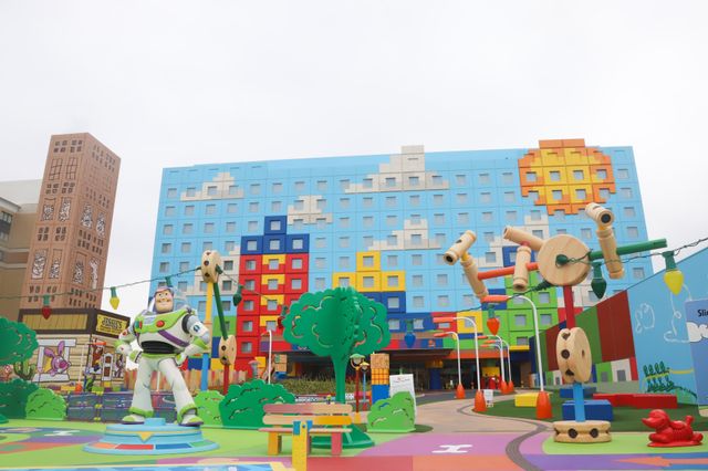 カラフル！「東京ディズニーリゾート・トイ・ストーリーホテル」の様子（17枚目）
