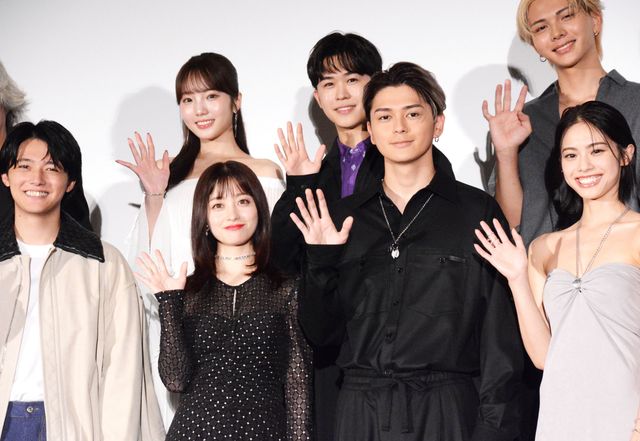 仲良しキャスト集結！『カラダ探し THE LAST NIGHT』公開記念舞台あいさつ（24枚目）