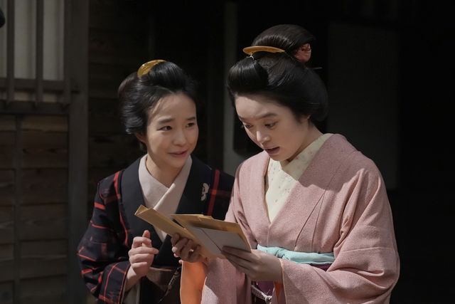 ヘブン（トミー・バストウ）宛ての手紙が…朝ドラ「ばけばけ」第119回の場面写真：フォトギャラリー