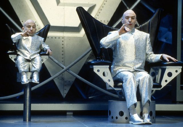 『オースティン・パワーズ』シリーズでのヴァーン・トロイヤーさん：フォトギャラリー