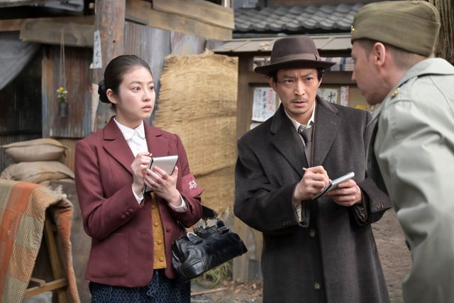 のぶ（今田美桜）に記事を突き返す東海林（津田健次郎）…「あんぱん」第14週「幸福よ、どこにいる」第66回（4枚目）