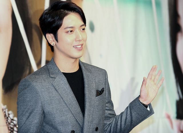 肩出しドレスがセクシーな韓国女優！フォトギャラリー（12枚目）