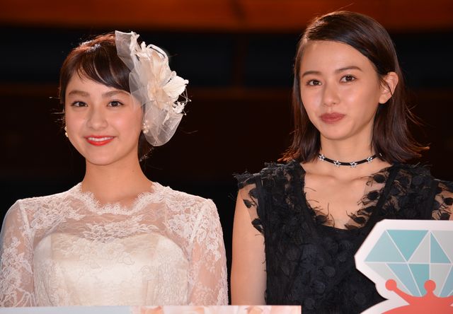 美しすぎる…！平祐奈＆山本舞香がそろって登場『未成年だけどコドモじゃない』完成披露（2枚目）