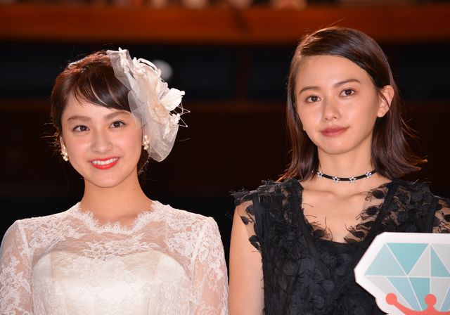 美しすぎる…！平祐奈＆山本舞香がそろって登場『未成年だけどコドモじゃない』完成披露（3枚目）