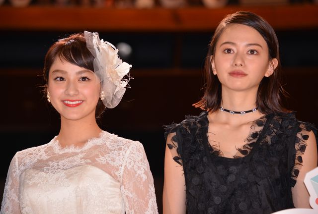 美しすぎる…！平祐奈＆山本舞香がそろって登場『未成年だけどコドモじゃない』完成披露（4枚目）