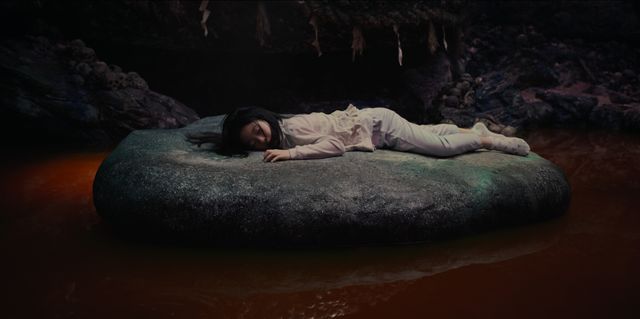 恒松祐里の不適な笑み…「ガンニバル」シーズン2場面写真（6枚目）