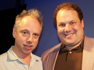 トッド・ソロンズ監督（左）と主演のジョーダン・ゲルバー（右）