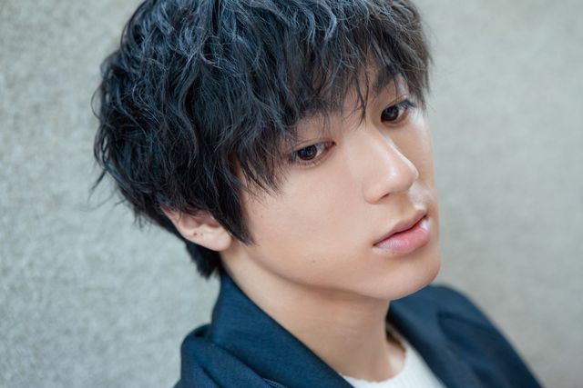 伏し目にした瞬間が美しい！【山田裕貴インタビューカット集】（6枚目）