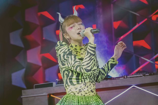 ドラマ「パリピ孔明」第1話場面カット（3枚目）