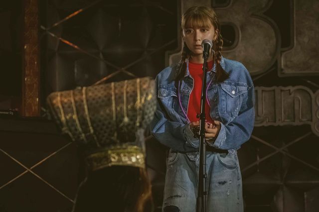 ドラマ「パリピ孔明」第1話場面カット（5枚目）