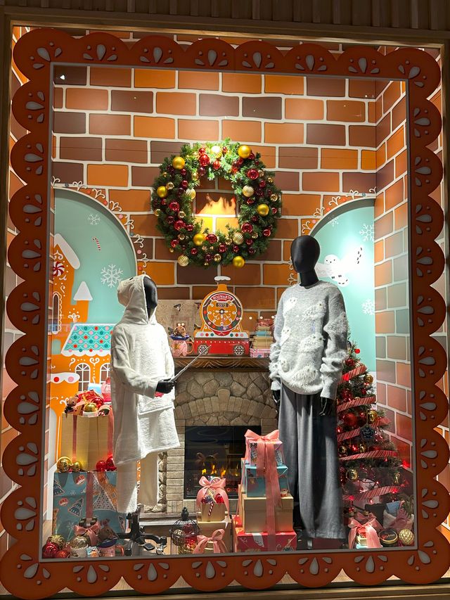 クリスマスグッズもかわいい！ハリポタ「ホグワーツ・イン・ザ・スノー」本日スタート（2枚目）