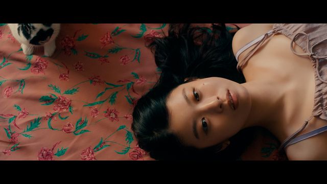 King Gnu井口理が馬場ふみかと顔を近づけ…映画『ひとりぼっちじゃない』場面写真（3枚目）