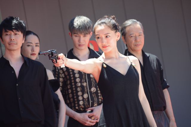 綾瀬はるか、美麗ドレスで魅了！『リボルバー・リリー』本編完成祝賀イベント（5枚目）