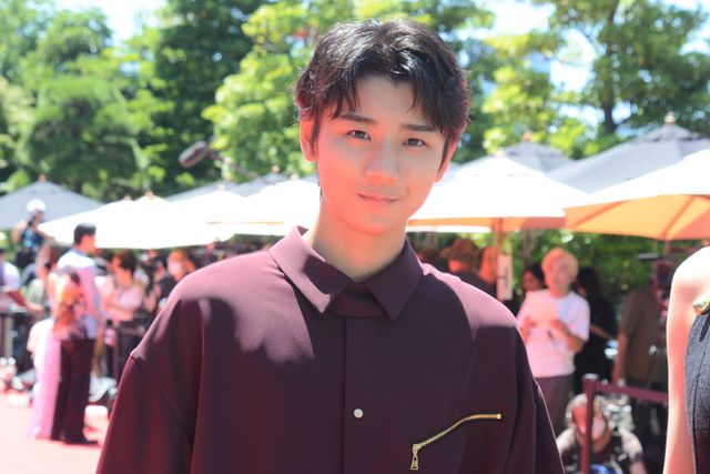 綾瀬はるか、美麗ドレスで魅了！『リボルバー・リリー』本編完成祝賀イベント（6枚目）