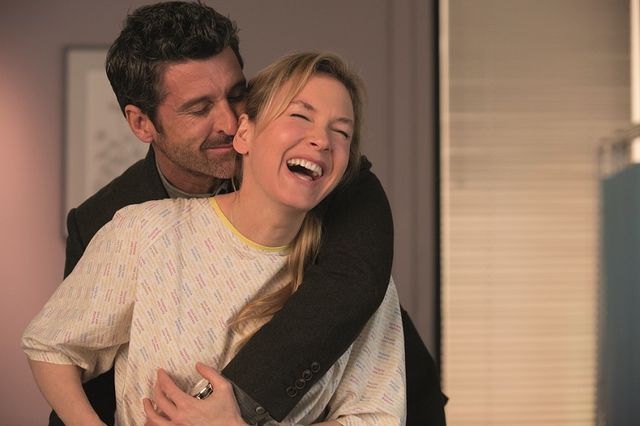 ブリジットに甘いキス、花束サプライズ、バックハグ！『ブリジット・ジョーンズの日記』最新作フォトギャラリー（3枚目）