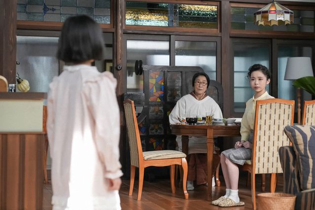 ある人物を見送って…「ブギウギ」第116回の場面写真（2枚目）