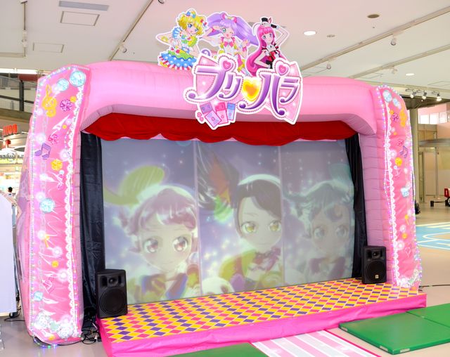 『とびだすプリパラ』人気声優、警官姿で”とびださない”交通安全呼びかけ！フォトギャラリー（10枚目）