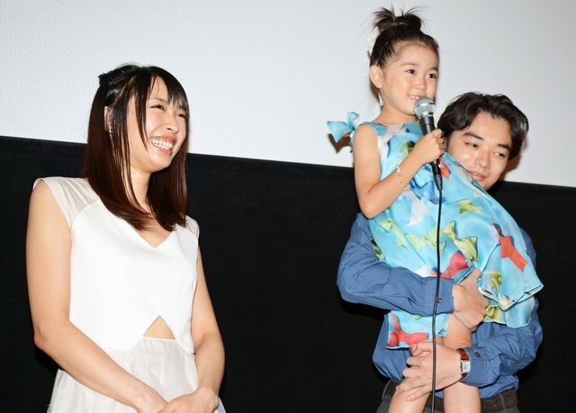 笑ってます…よね!?染谷将太＆黒川芽以、主演映画『ドライブイン蒲生』初日舞台あいさつ写真ギャラリー（11枚目）