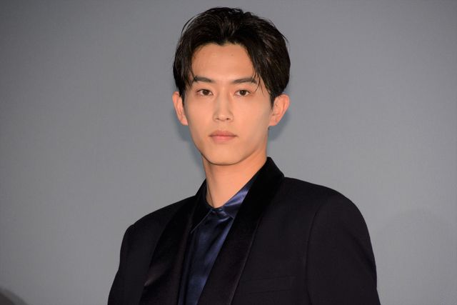 杉野遥亮＆福原遥、手を振る姿もカワイイ…！『羊とオオカミの恋と殺人』初日舞台あいさつ（8枚目）