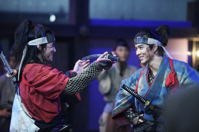 笑顔がいっぱい！『八犬伝』メイキング写真＜全14枚＞（6枚目）