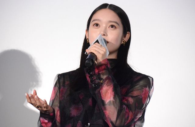 高石あかり、シースルーの衣装で登壇！オダギリジョーと七夕に願い事…『夏の砂の上』公開記念舞台挨拶（14枚目）