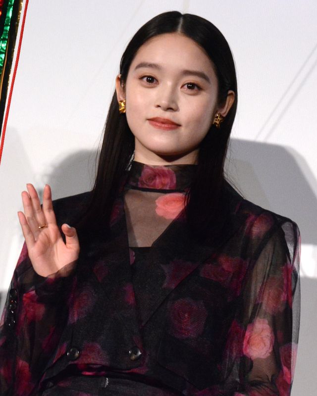 高石あかり、シースルーの衣装で登壇！オダギリジョーと七夕に願い事…『夏の砂の上』公開記念舞台挨拶（16枚目）