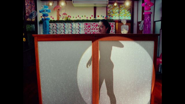 長澤まさみが生着替え、美ボディー披露、湯船にダイブ！（2枚目）