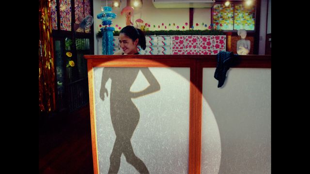 長澤まさみが生着替え、美ボディー披露、湯船にダイブ！（12枚目）