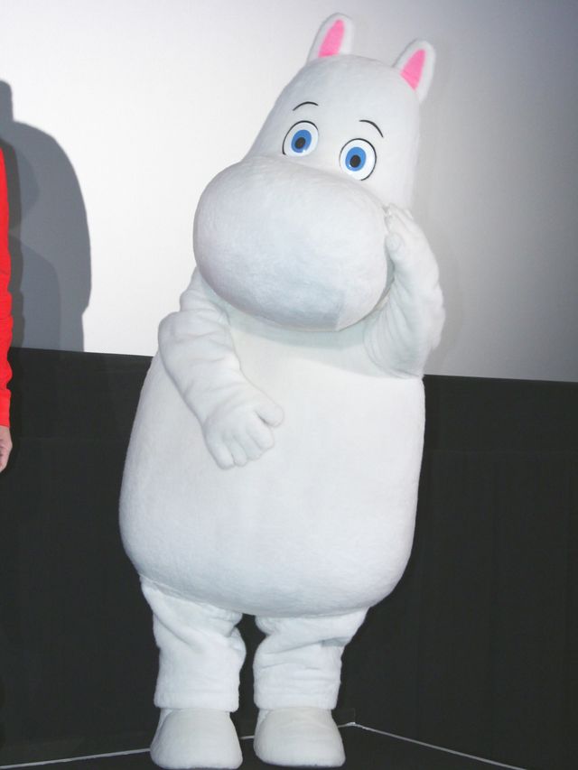 ムーミンの手を引きながら登場するさまぁ～ず！フォトギャラリー（5枚目）