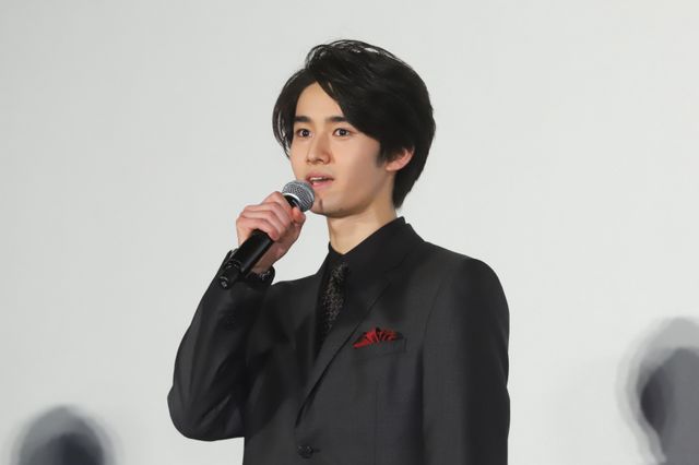 リバイス＆セイバーキャスト登壇！『仮面ライダー　ビヨンド・ジェネレーションズ』舞台あいさつ（4枚目）