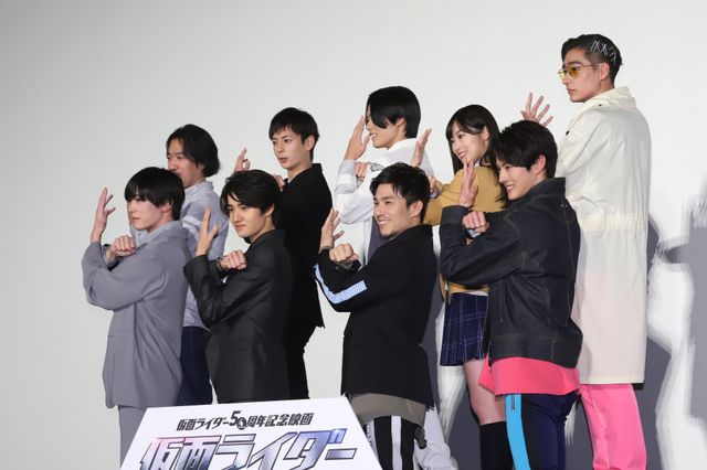 リバイス＆セイバーキャスト登壇！『仮面ライダー　ビヨンド・ジェネレーションズ』舞台あいさつ（17枚目）