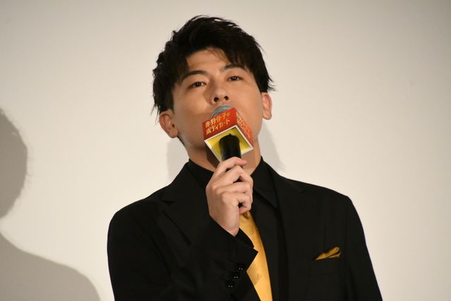 Snow Manラウール、衝撃のスタイル！『赤羽骨子のボディガード』初日舞台挨拶の様子（37枚目）