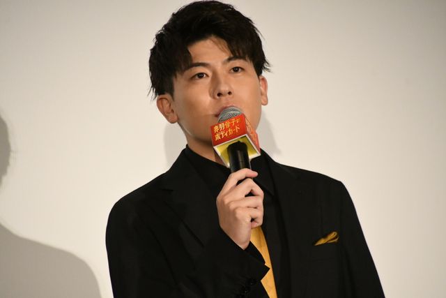 Snow Manラウール、衝撃のスタイル！『赤羽骨子のボディガード』初日舞台挨拶の様子（38枚目）