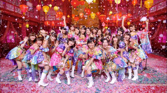 前田敦子ら卒業生も参加！AKB10周年シングルMVフォトギャラリー（3枚目）