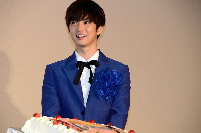 可愛すぎ！千葉雄大、セクゾン中島健人からケーキをあーん！フォトギャラリー（5枚目）