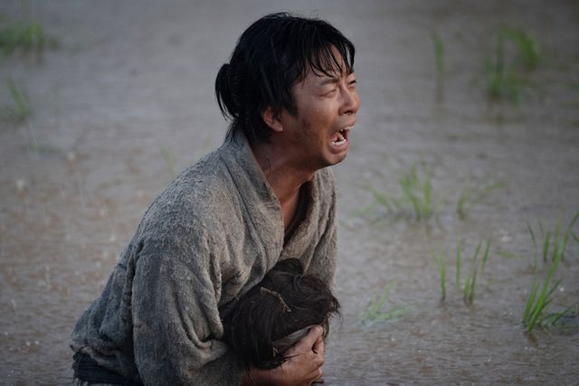 首が…残酷描写注目浴びる「豊臣兄弟！」第2回場面写真（6枚目）