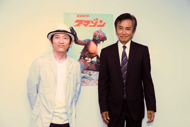 仮面ライダーシリーズ第4作目「仮面ライダーアマゾン」岡崎徹＆松田洋治が再会！「仮面ライダーアマゾン Blu-ray BOX」特典収録フォトギャラリー（2枚目）