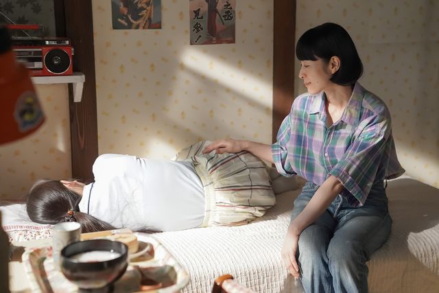 るいはやさしく慰め、ジョーは…「カムカムエヴリバディ」第90回の場面写真（3枚目）