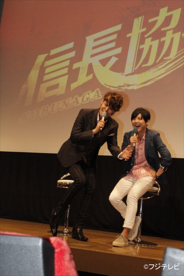 宮野真守、お得意のカッコイイポーズ!!フォトギャラリー（5枚目）