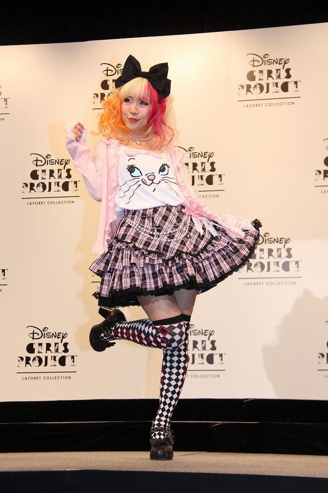 美人モデル・中村アンのスラリと伸びた美脚！ファッションショー写真ギャラリー（12枚目）