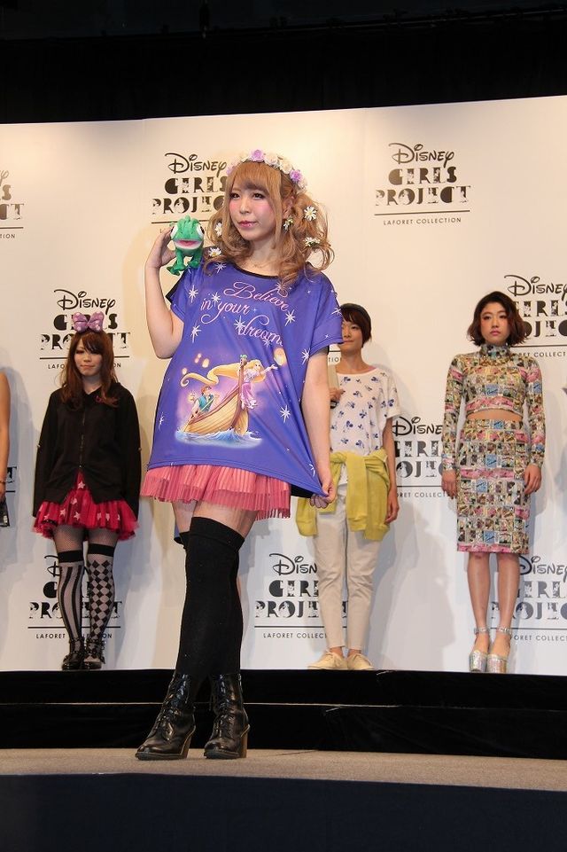 美人モデル・中村アンのスラリと伸びた美脚！ファッションショー写真ギャラリー（23枚目）