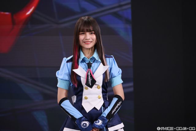 自律型AIアギを演じる有坂心花