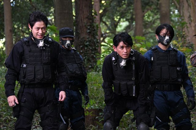 高岩成二VSケイン・コスギ！ドラマ「グッドモーニング、眠れる獅子2」（3枚目）