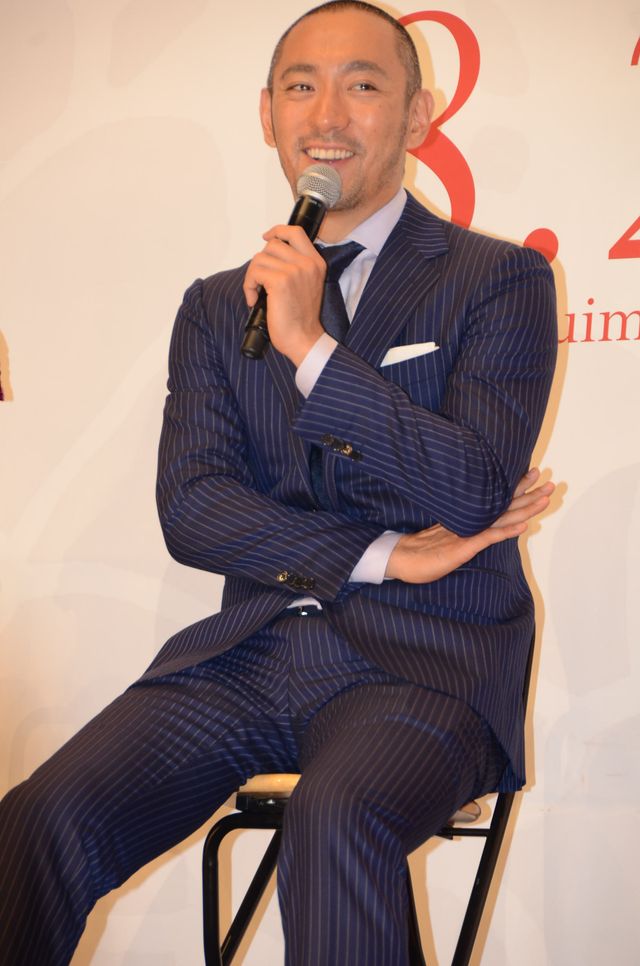 豪快にまきすぎて水がかかっちゃいました…映画『喰女－クイメ－』完成披露試写フォトギャラリー（17枚目）